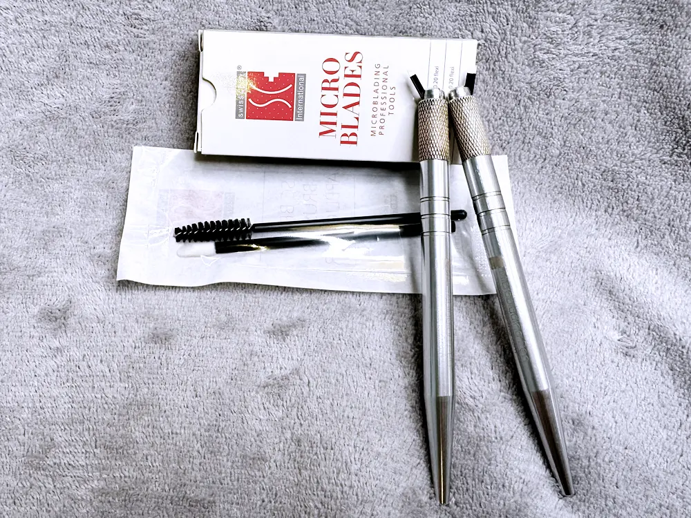Professzionális microblading toll és microblades pengék sminktetováláshoz, Orosz Gréta kozmetikus és sminktetováló eszközei
