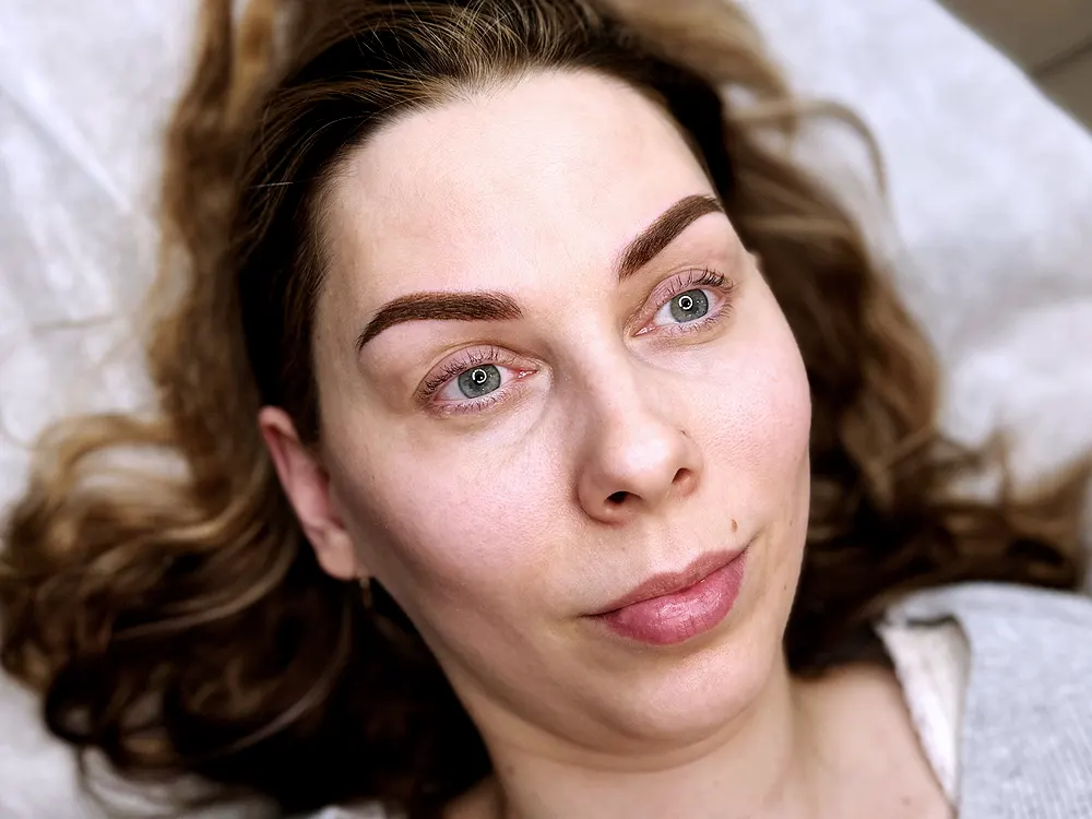 Szemöldök tetoválás után, a friss tetoválás megfelelő ápolásának fontossága