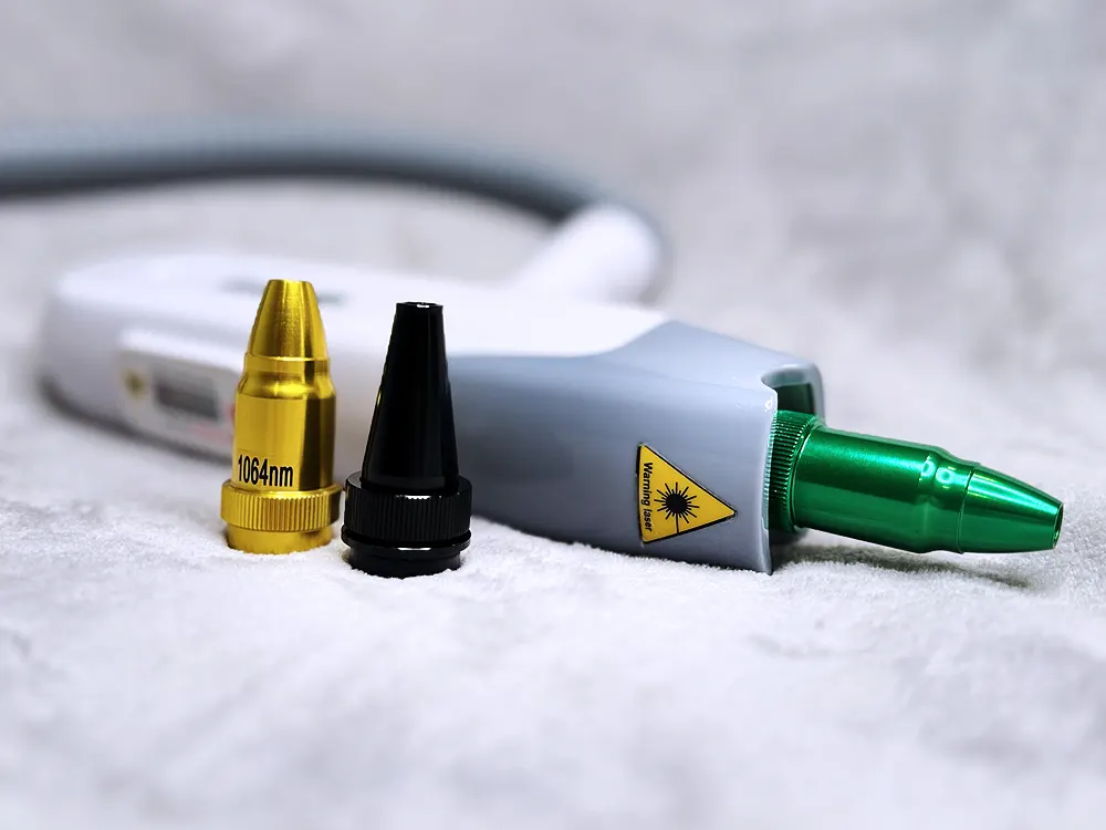 Q kapcsolt lézeres carbon peeling gépfej szemöldök tetoválás eltávolításhoz, Orosz Gréta, Zugló